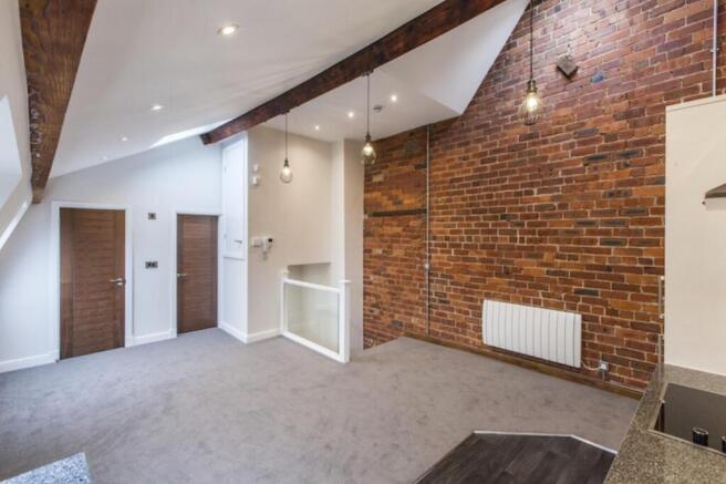 2 bed Flat to rent Image 6