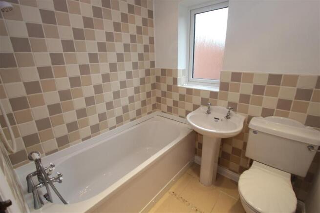 24 MEADOW WAY 009.JPG