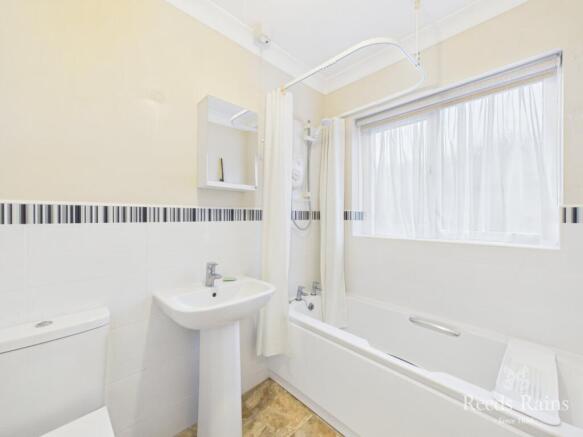 2 bed Bungalow for sale Image 4