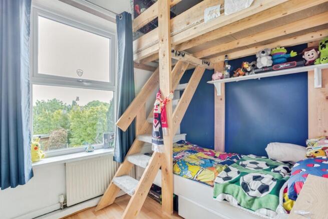 3 bed Terraced for sale Image 10