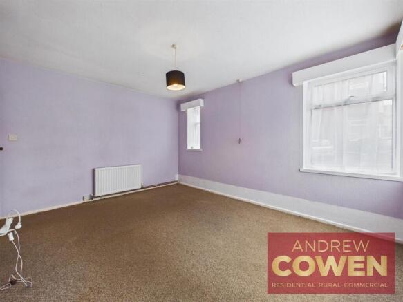 2 bed Flat for sale Image 7