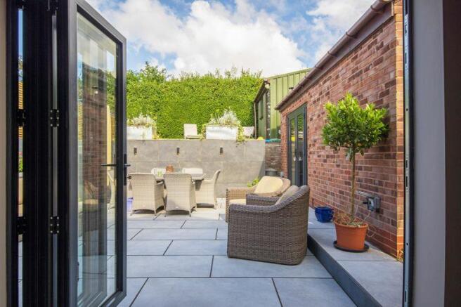 Bi Fold Doors to Rear Garden