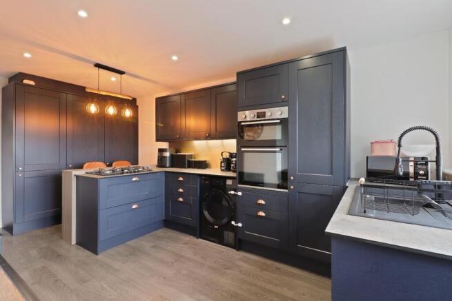3 bed Terraced for sale Image 6