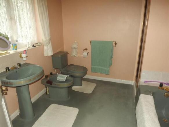 EN-SUITE