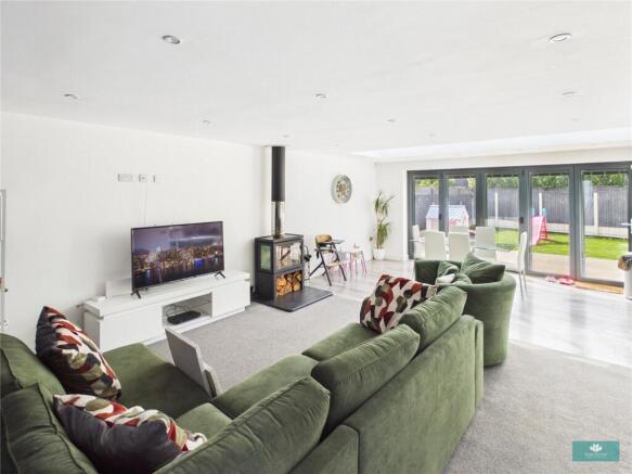 3 bed Semi-Detached for sale Image 12