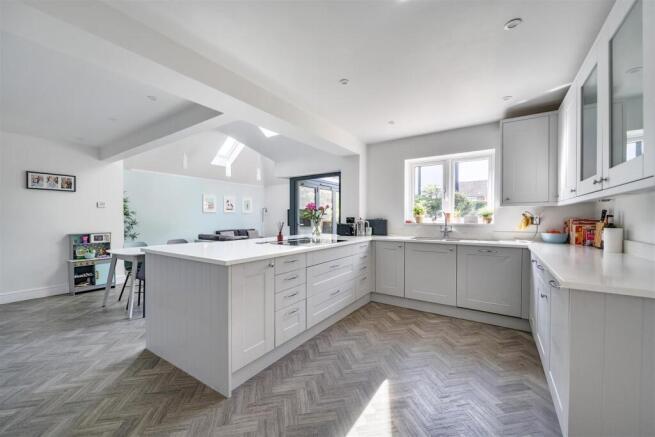 Kitchen / Dining / Family room