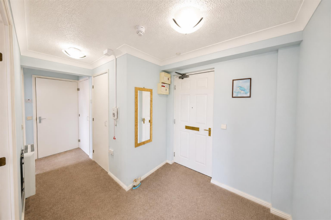 2 bed Flat for sale Image 8