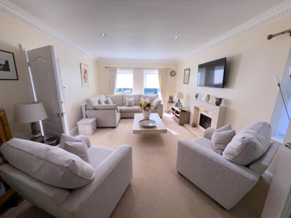 4 bed Detached for sale Image 4