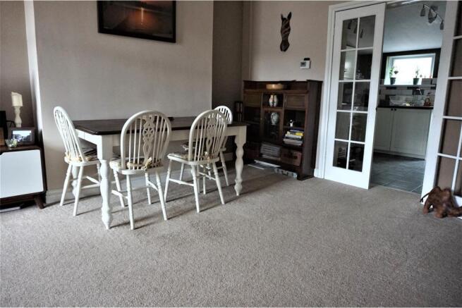 Lounge/Dining Room