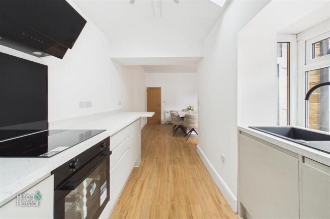 3 bed Terraced for sale Image 8