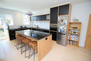 192, Boundaries Road, London SW12 8HF