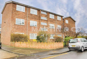 Flat 12, Thornton House, Cambridge Park, Wanstead, London E11 2PZ