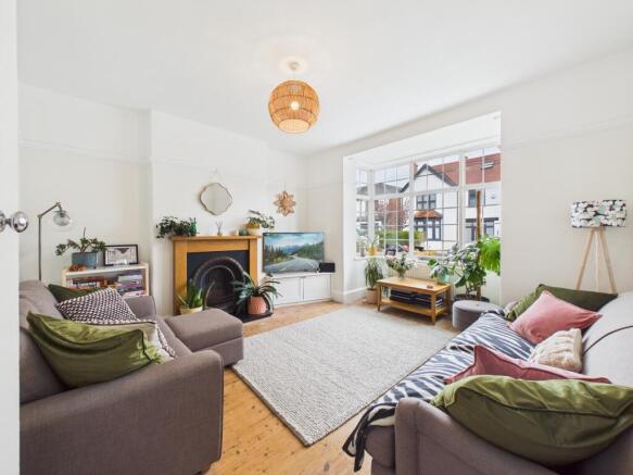 CAM04825G0-PR0363-STILL003