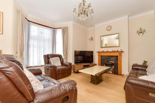 Lounge B