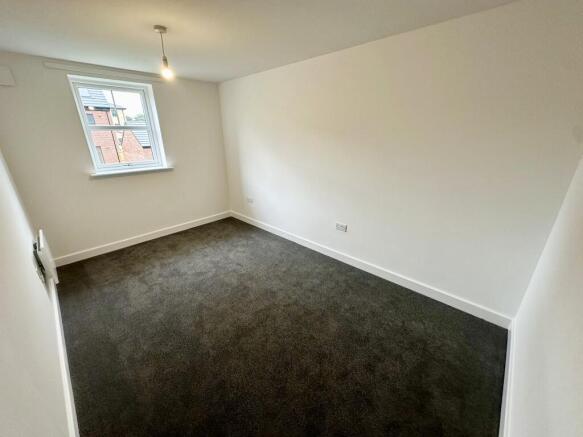 3 bed Semi-Detached to rent Image 10
