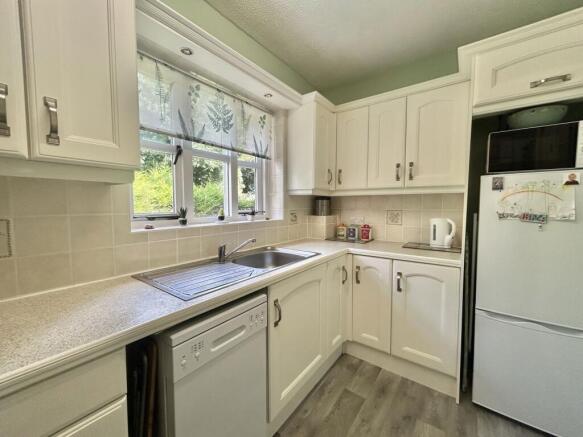 2 bed Apartment for sale Image 11