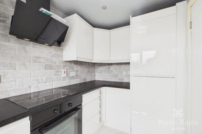 2 bed Apartment for sale Image 9