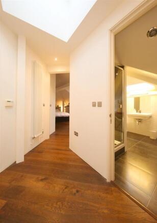 11 Vicarage Mews 211
