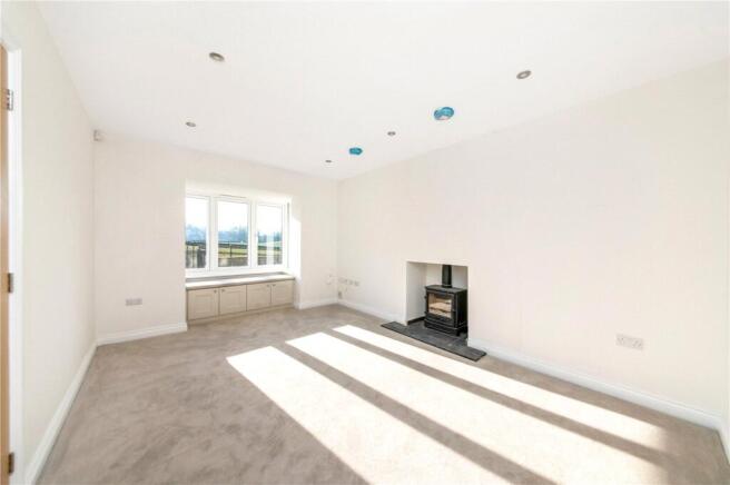 4 bed Detached for sale Image 4