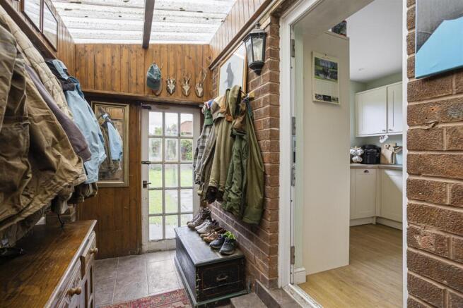 3 bed Semi-Detached for sale Image 10