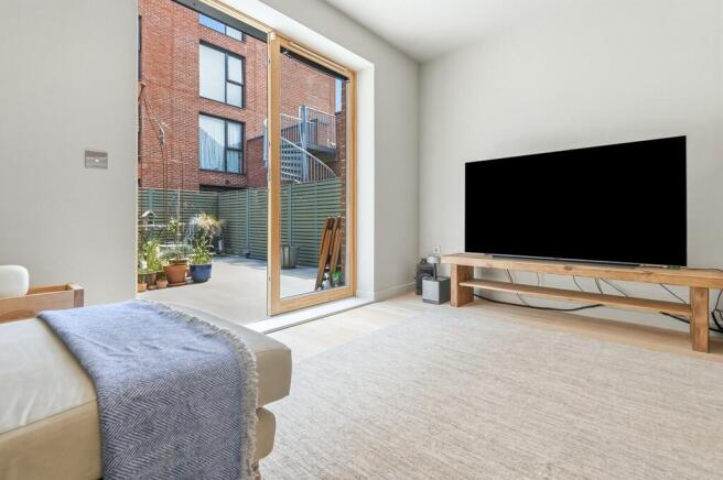3 bed Town House for sale Image 8