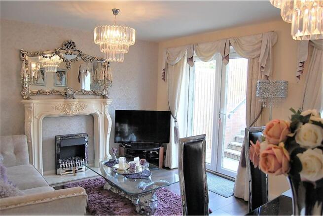Lounge/Dining Room