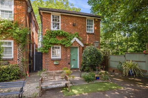 South Norwood Hill, South Norwood, SE25