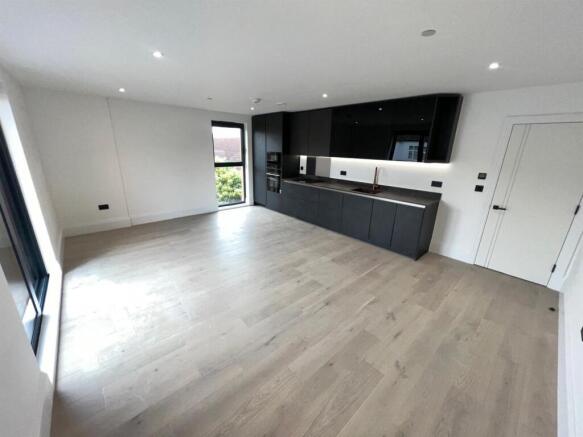 WhatsApp Image 2025-08-11 at 09.52.35_32e1b5af.jpg