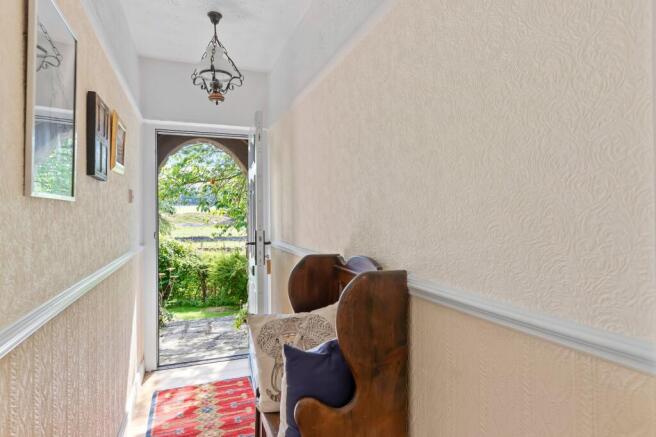 4 bed Bungalow for sale Image 9