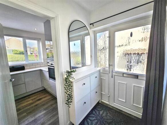 3 bed Semi-Detached for sale Image 6