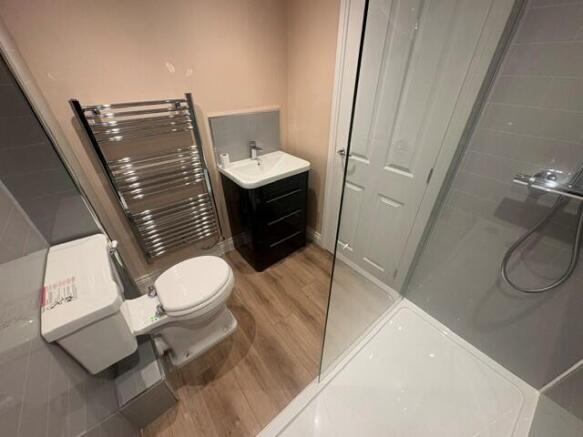 2 bed Apartment for sale Image 8