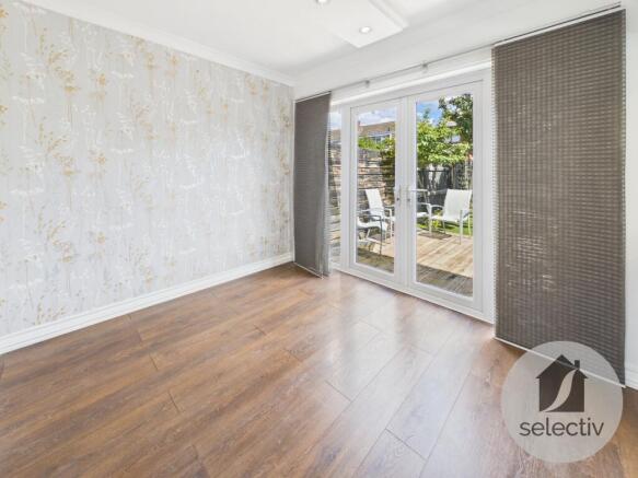 3 bed Semi-Detached for sale Image 6