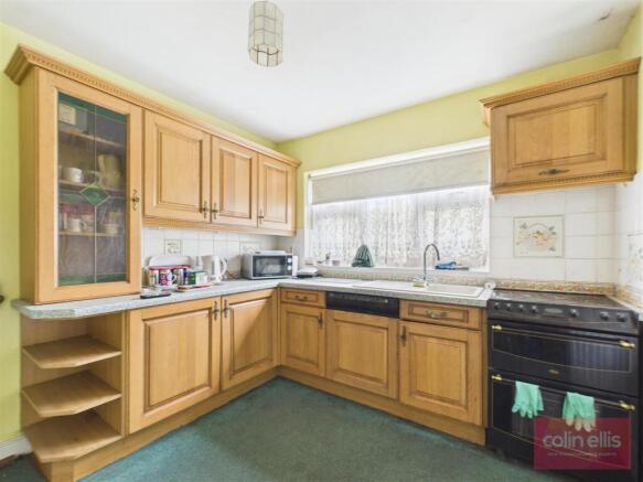 2 bed Detached Bungalow for sale Image 6