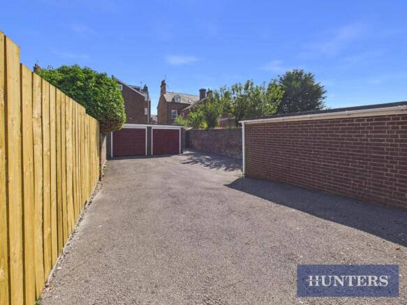 2 bed Apartment for sale Image 11