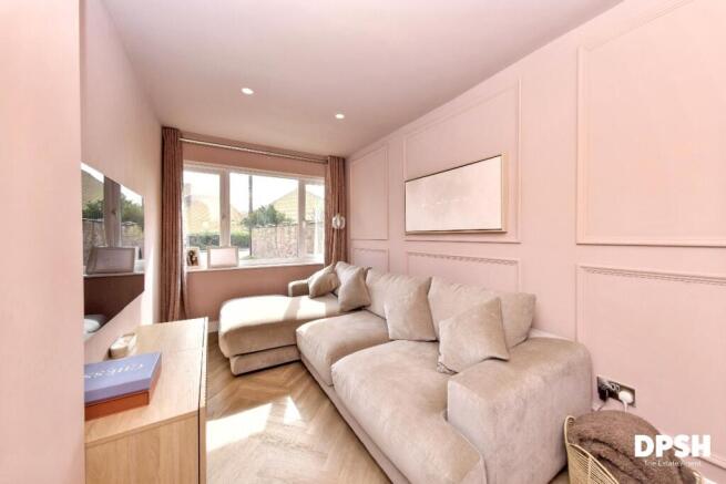4 bed Detached for sale Image 12