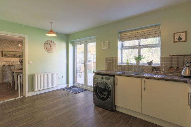 4 bed Detached for sale Image 4