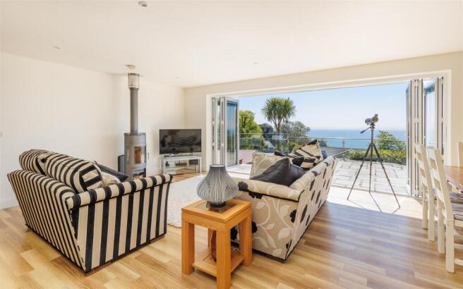 Sitting Room Area