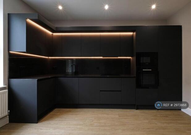 3 bed Semi-Detached to rent Image 6