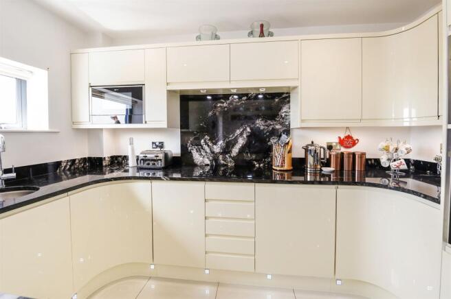 Fitted Kitchen