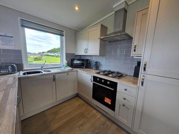 3 bed Park Home for sale Image 6