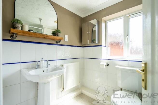 Ensuite Shower Room with Built-In Storage