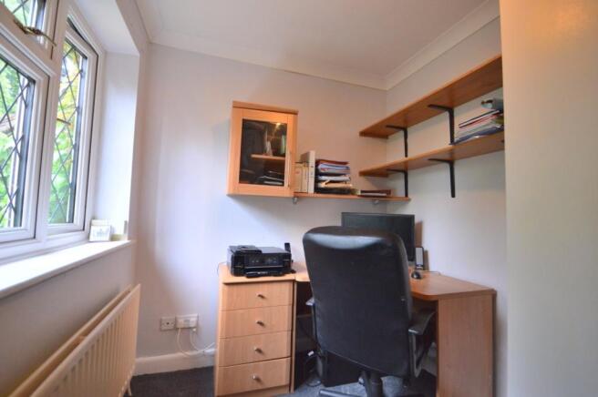 bedroom 4 / office