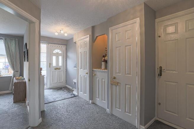 4 bed Detached for sale Image 11