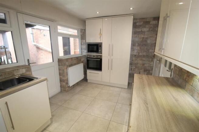 Cotswold Drive, Horwich, Bolton photo 4