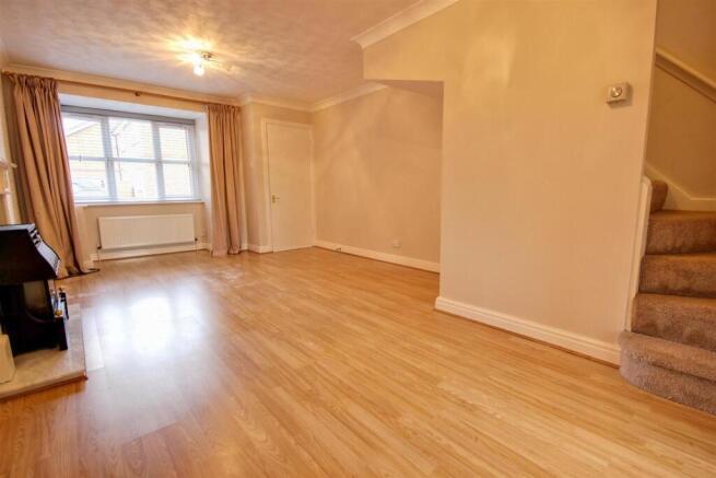 2 bed House to rent Image 5