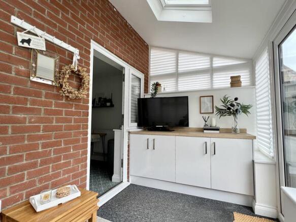 GARDEN ROOM