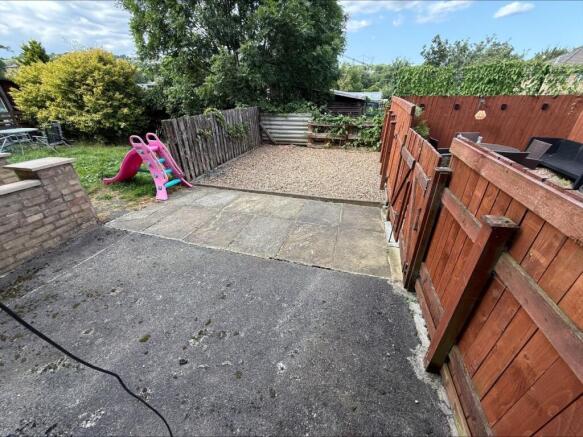 3 bed Terraced to rent Image 9
