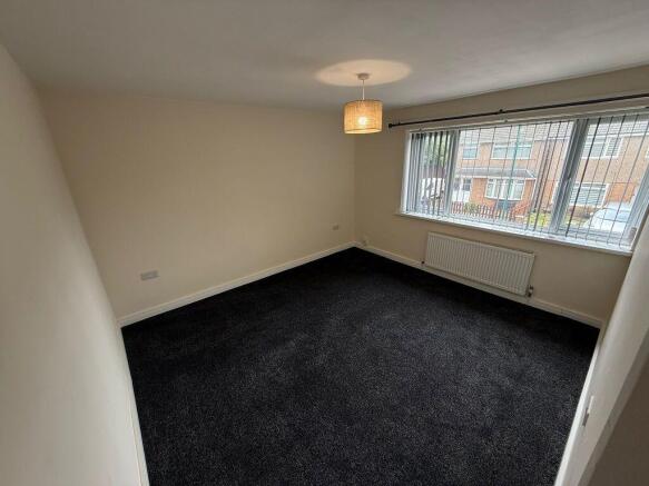 3 bed Semi-Detached to rent Image 8