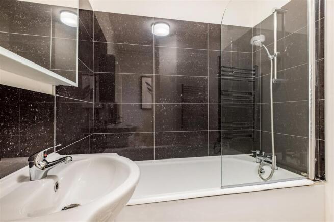 8488121-interior16.jpg