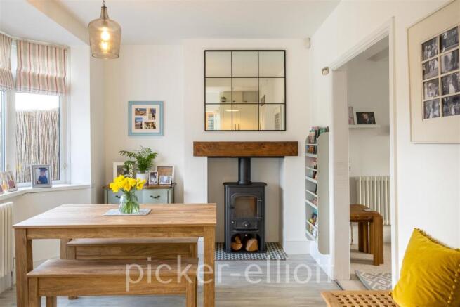 Living Kitchen/Dining Room